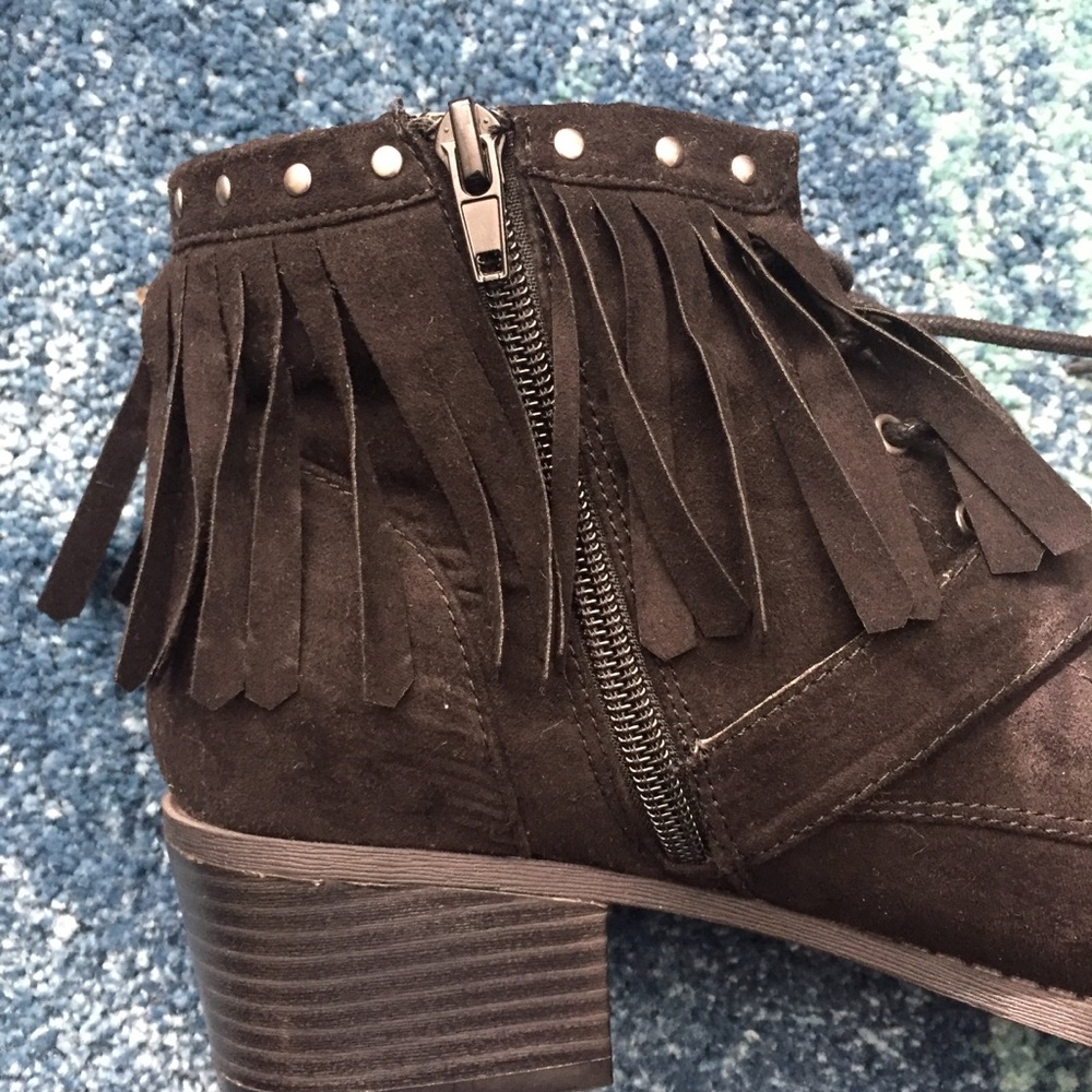 Indigo Rd Black Booties - Picture 3 of 6